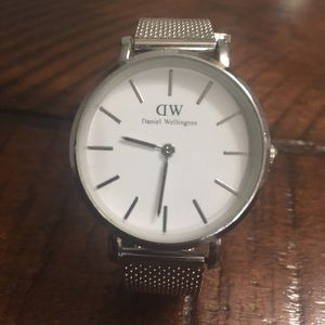 Daniel Wellington Watch - silver